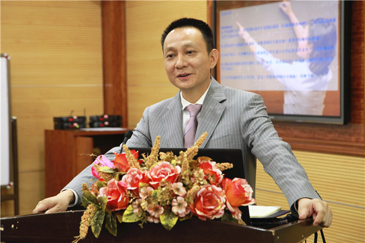 共享世界教育資源，培養(yǎng)國際精英人才