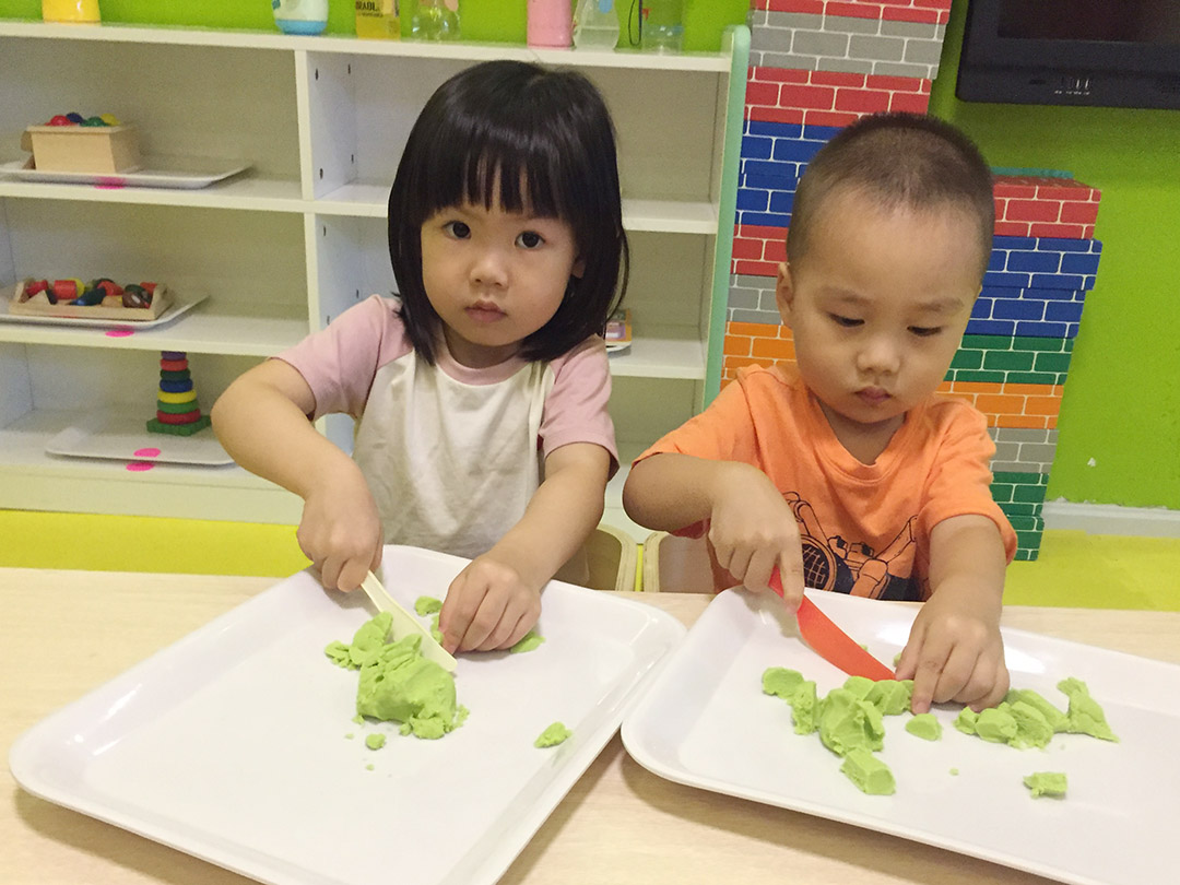 〈萬(wàn)科第五園中心〉遠(yuǎn)恒佳早教萬(wàn)科第五園中心日?；顒?dòng) · 貼花