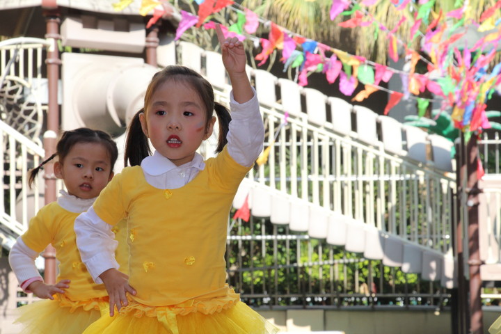 炫彩多世界，走向新時代”慶集團20周年級組決賽暨頒獎典禮