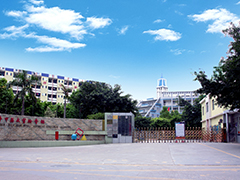 深圳市龍華中英文實(shí)驗(yàn)學(xué)校獲“深圳市優(yōu)質(zhì)民辦學(xué)校年度獎(jiǎng)”，并獲《南方都市報(bào)》專版報(bào)道