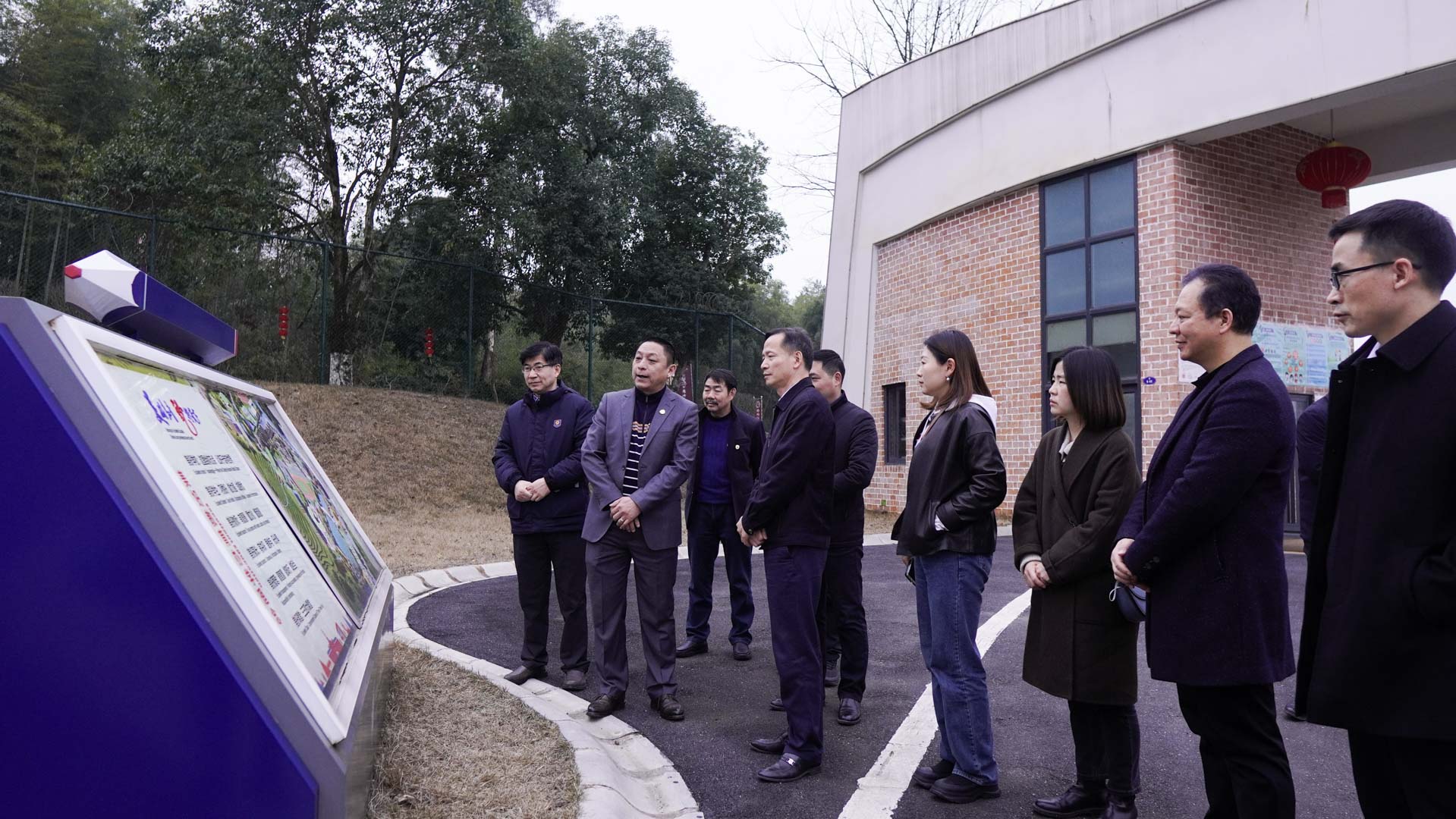 湖南省駐京辦領導調(diào)研郴州市遠恒佳學校、遠恒佳教育公園